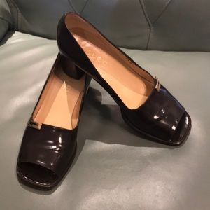 Gucci chocolate brown block heels.